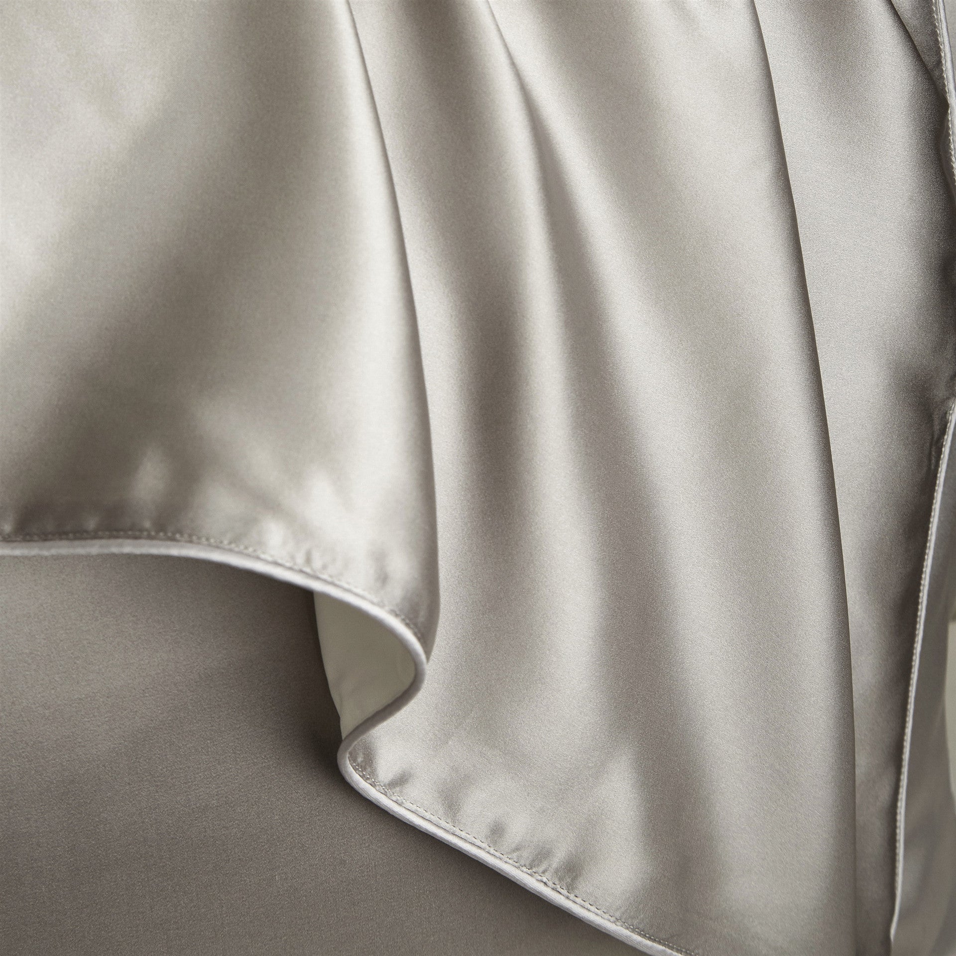 Luxury 100% Mulberry Silk Pillowcase - Taevani